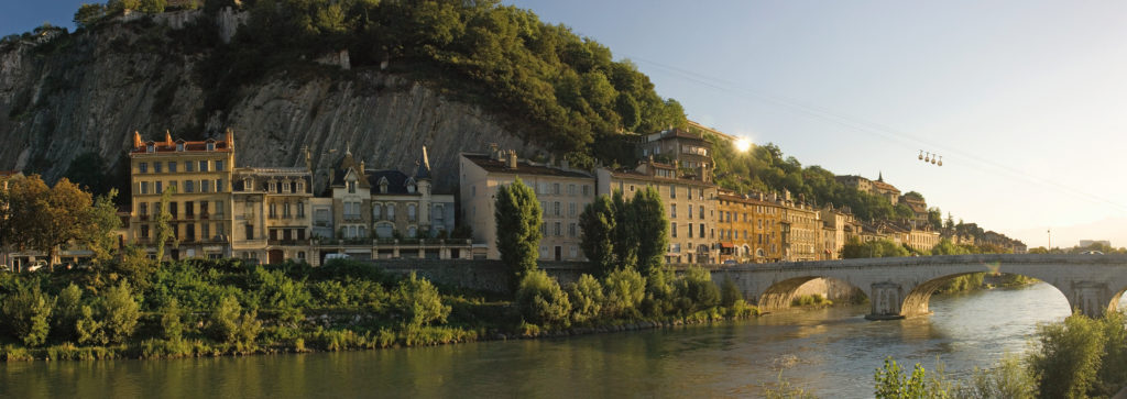 Grenoble_capitale_alpes-quais_bulles_Pierre-Jayet